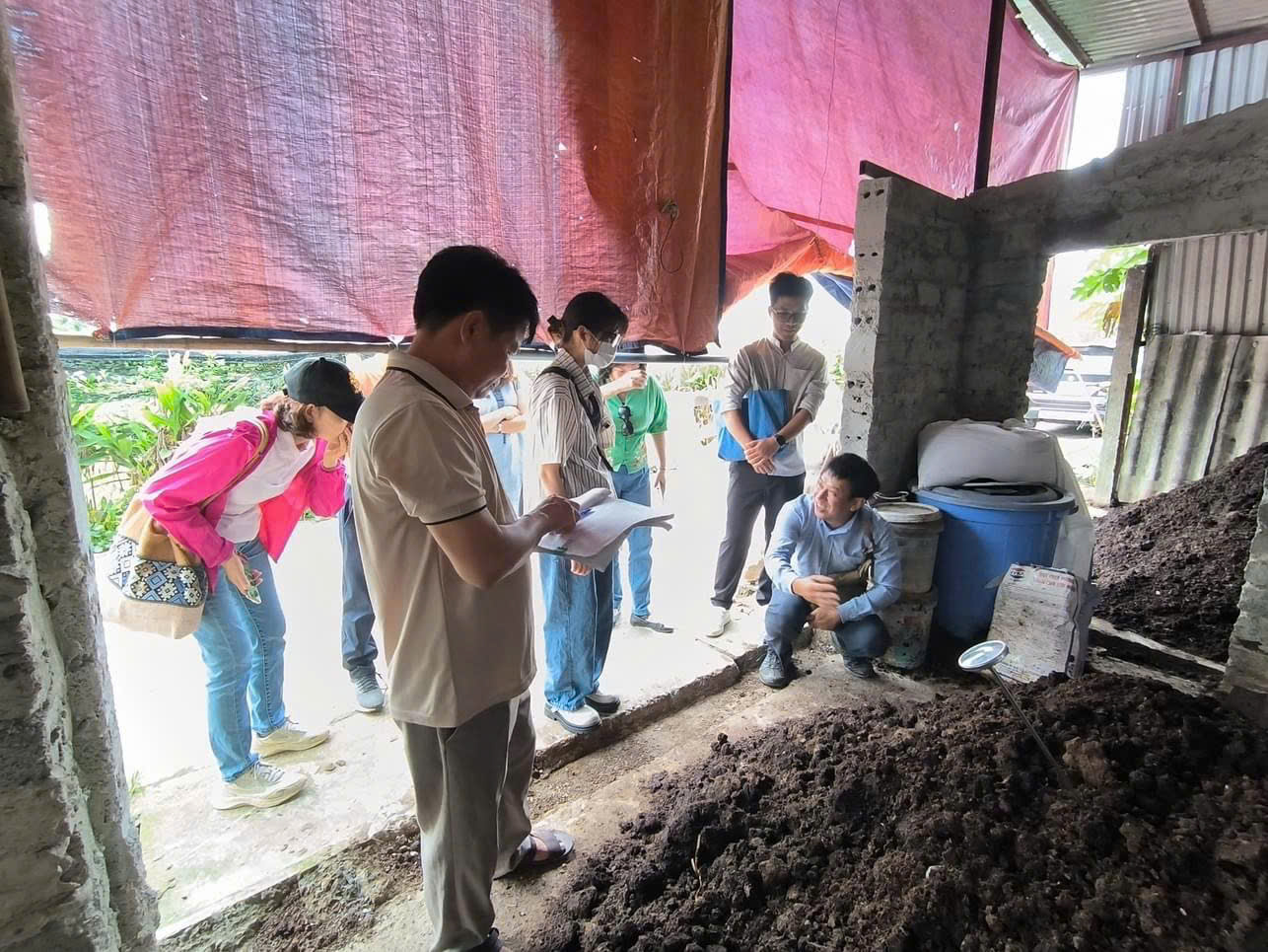 Tập huấn cho nông dân các liên nhóm về Nông nghiệp tự nhiên và hướng dẫn cách ủ phân xanh 27