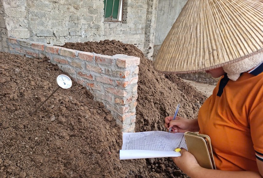 Ủ phân hữu cơ theo cách Nhật Bản: Giải pháp chủ động đầu vào của nông dân PGS Thanh Xuân 2