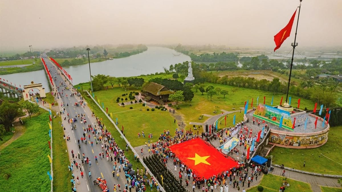 Di tích lịch sử Cầu Hiền Lương