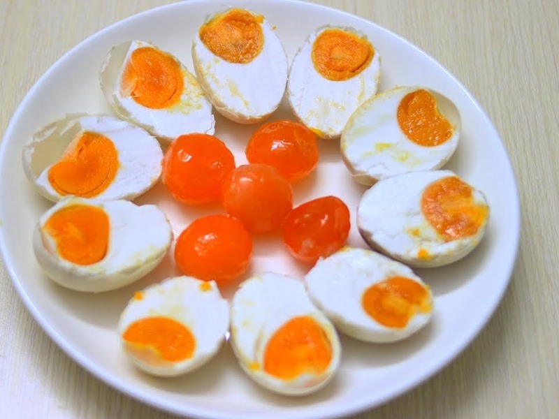 Tác dụng của trứng muối với sức khỏe, ăn thế nào là đúng cách?